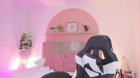 C L A R A online show from 02/19/26, 02:40