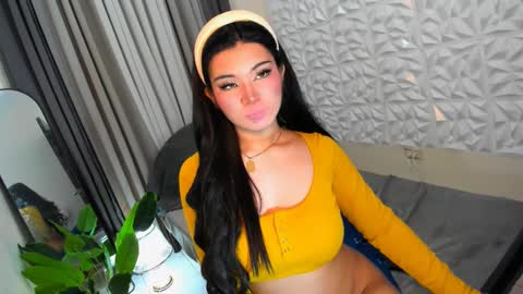 Snapshot of claraakhasova chatting on 01/01/25, 08:15 Samantha online show from 01/01/25, 08:15