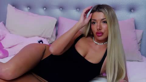 ClaraHazel online show from 01/05/25, 07:28