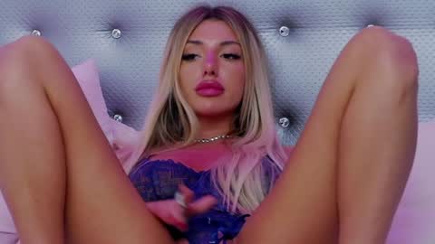 ClaraHazel online show from 01/15/25, 03:39