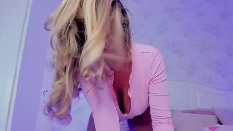 ClaraHazel online show from 10/16/25, 06:03