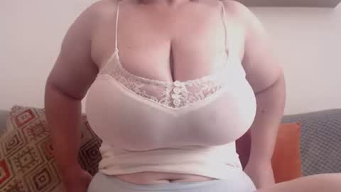 Clara online show from 07/17/26, 02:56