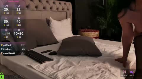 Clara online show from 02/13/25, 11:17