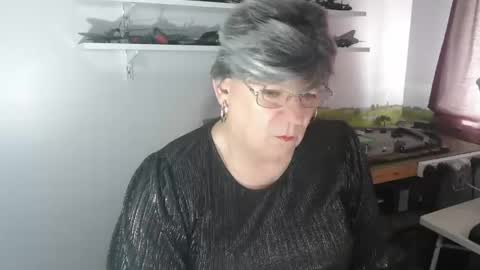 Snapshot of clarem chatting on 04/04/26, 11:18 clare nylons online show from 04/04/26, 11:18