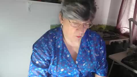 Snapshot of clarem chatting on 04/15/26, 08:32 clare nylons online show from 04/15/26, 08:32