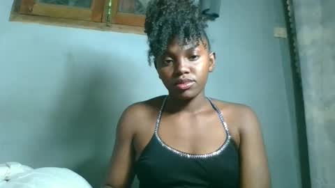 Snapshot of clarisse98 chatting on 10/17/25, 06:54 clarisse98 online show from 10/17/25, 06:54