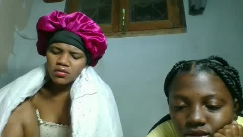 Snapshot of clarisse98 chatting on 10/20/25, 01:28 clarisse98 online show from 10/20/25, 01:28