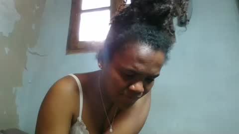 Snapshot of clarisse98 chatting on 10/23/25, 03:50 clarisse98 online show from 10/23/25, 03:50