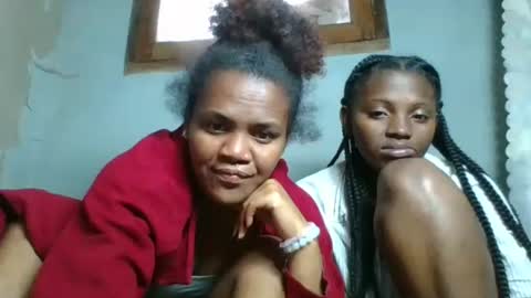 Snapshot of clarisse98 chatting on 10/24/25, 05:15 clarisse98 online show from 10/24/25, 05:15