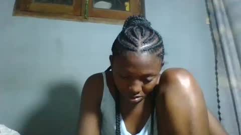 Snapshot of clarisse98 chatting on 11/02/25, 09:28 clarisse98 online show from 11/02/25, 09:28