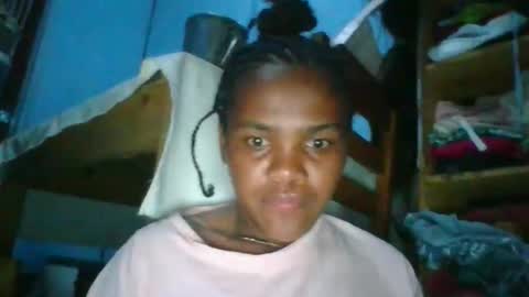 Snapshot of clarisse98 chatting on 11/19/25, 12:27 clarisse98 online show from 11/19/25, 12:27