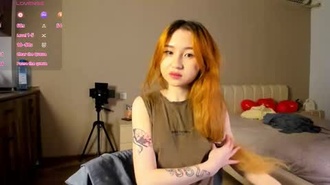 Yumi online show from 12/15/25, 02:54