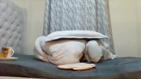 carmen online show from 03/23/26, 04:44