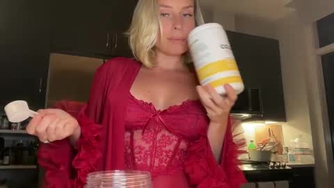 Snapshot of claudia_loves_u chatting on 09/27/25, 02:38 claudia_loves_u online show from 09/27/25, 02:38