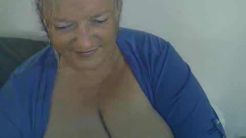 Snapshot of claudineddd chatting on 01/24/25, 12:42 ClaudineDDD online show from 01/24/25, 12:42