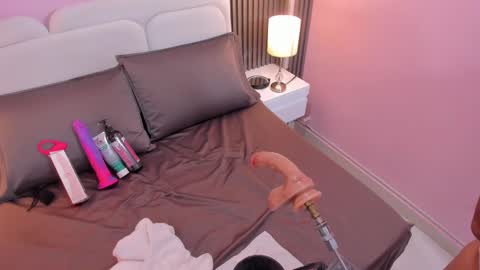 Snapshot of clawdeen__wolf chatting on 09/26/25, 08:46 clauwdeen wolf online show from 09/26/25, 08:46