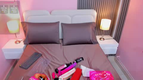 clauwdeen  wolf online show from 12/18/25, 08:37