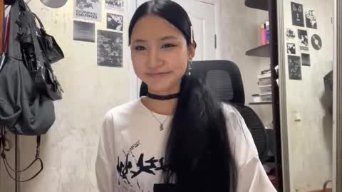 Snapshot of clemenciakempa chatting on 03/18/26, 07:39 Lili online show from 03/18/26, 07:39