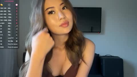 Snapshot of clemenciakempa chatting on 04/07/26, 01:11 Lili online show from 04/07/26, 01:11