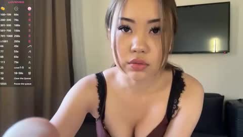 Snapshot of clemenciakempa chatting on 04/12/26, 01:05 Lili online show from 04/12/26, 01:05