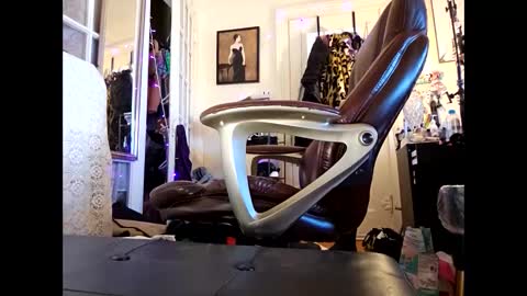 Snapshot of clementine_muffin chatting on 01/07/25, 10:41 Clementine Muffin online show from 01/07/25, 10:41