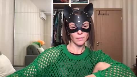 Snapshot of cleo_catra chatting on 09/30/25, 03:39 cleo_catra online show from 09/30/25, 03:39