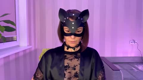 Snapshot of cleo_catra chatting on 11/11/25, 05:35 cleo_catra online show from 11/11/25, 05:35