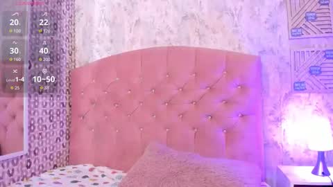 Snapshot of cleo_nilee chatting on 10/23/25, 02:11 cleo online show from 10/23/25, 02:11