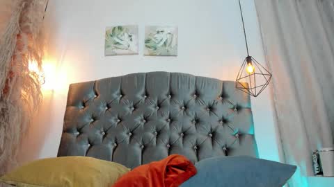 Snapshot of cleo_nilee chatting on 10/27/25, 03:10 cleo online show from 10/27/25, 03:10