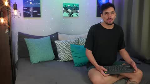 Snapshot of cleoanubis_ chatting on 11/11/25, 05:51 Girl Juliana and Federico online show from 11/11/25, 05:51