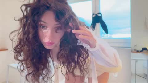 Snapshot of cleopatra_sinns chatting on 11/23/25, 02:06 cleopatra_sinns online show from 11/23/25, 02:06