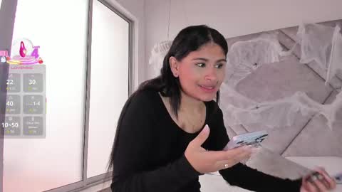 Cleopatra online show from 10/13/25, 06:41