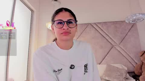 Cleopatra online show from 11/30/25, 05:50