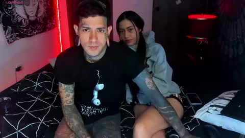 Snapshot of cleosexxx chatting on 11/19/25, 09:15 cleo y maikol online show from 11/19/25, 09:15