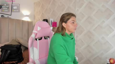 clhoe_johnson_ online show from 02/18/26, 12:23