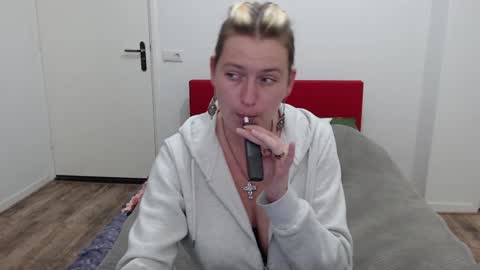 Syl  online show from 02/05/25, 02:05