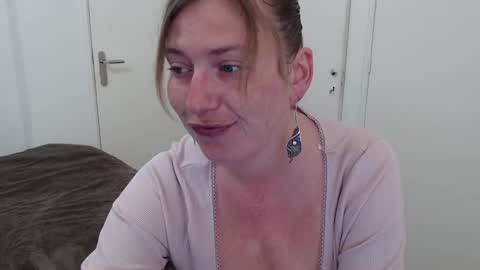 Syl  online show from 03/05/26, 07:48