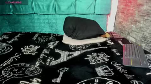 cloe66 online show from 04/17/26, 01:58