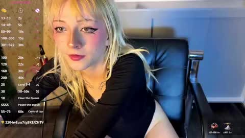 Snapshot of cloe_five chatting on 09/11/25, 08:53 CLOE online show from 09/11/25, 08:53