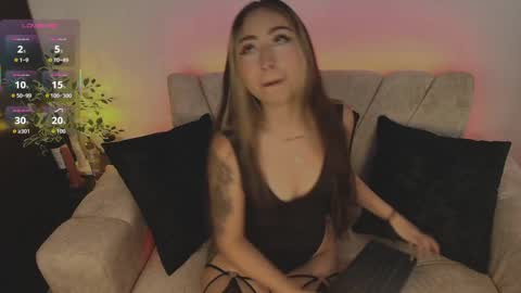 Snapshot of cloe_martinezz_ chatting on 05/27/26, 08:17 cloe_martinezz_ online show from 05/27/26, 08:17