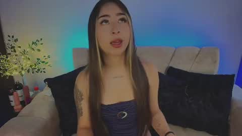 cloe_martinezz_ online show from 07/27/26, 05:31