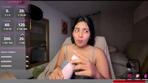 Snapshot of cloe_small08 chatting on 10/15/25, 07:52 cloe small online show from 10/15/25, 07:52