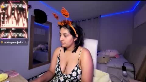 Snapshot of cloe_small08 chatting on 10/21/25, 01:17 cloe small online show from 10/21/25, 01:17