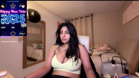 Snapshot of cloe_small08 chatting on 11/13/25, 05:28 cloe small online show from 11/13/25, 05:28