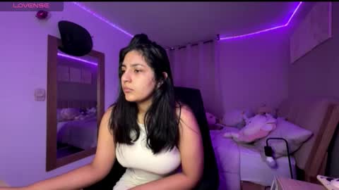 Snapshot of cloe_small08 chatting on 11/14/25, 08:02 cloe small online show from 11/14/25, 08:02