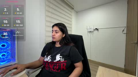 cloe small online show from 04/13/26, 07:36