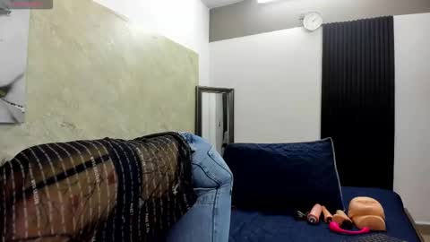 CLOE online show from 11/24/25, 11:21