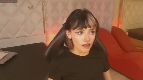 cloee_tay1 online show from 07/06/26, 11:29