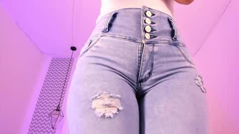 cloe online show from 12/22/25, 09:34