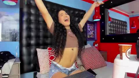 ---Cloe--- online show from 11/19/25, 03:12